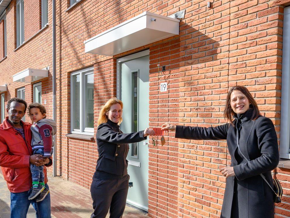 BAM Wonen levert eerste woningen Van Alkemadestraat in Delft op aan Vidomes
