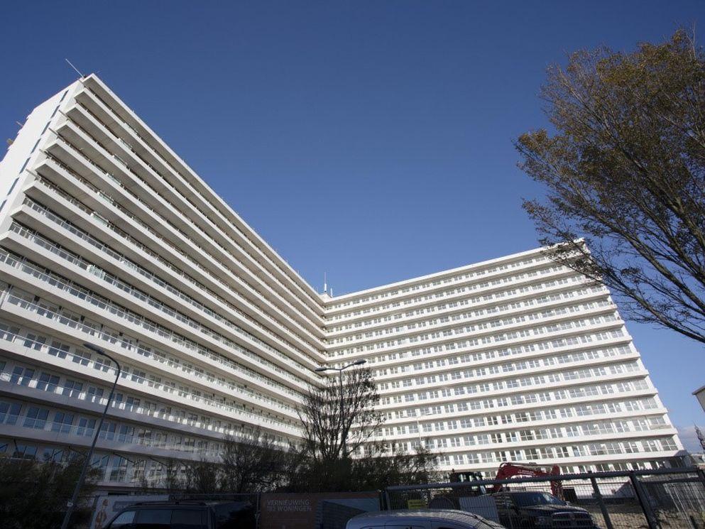 Vestia en BAM Wonen vieren oplevering 182 gerenoveerde appartementen Hoog Lindoduin in Scheveningen