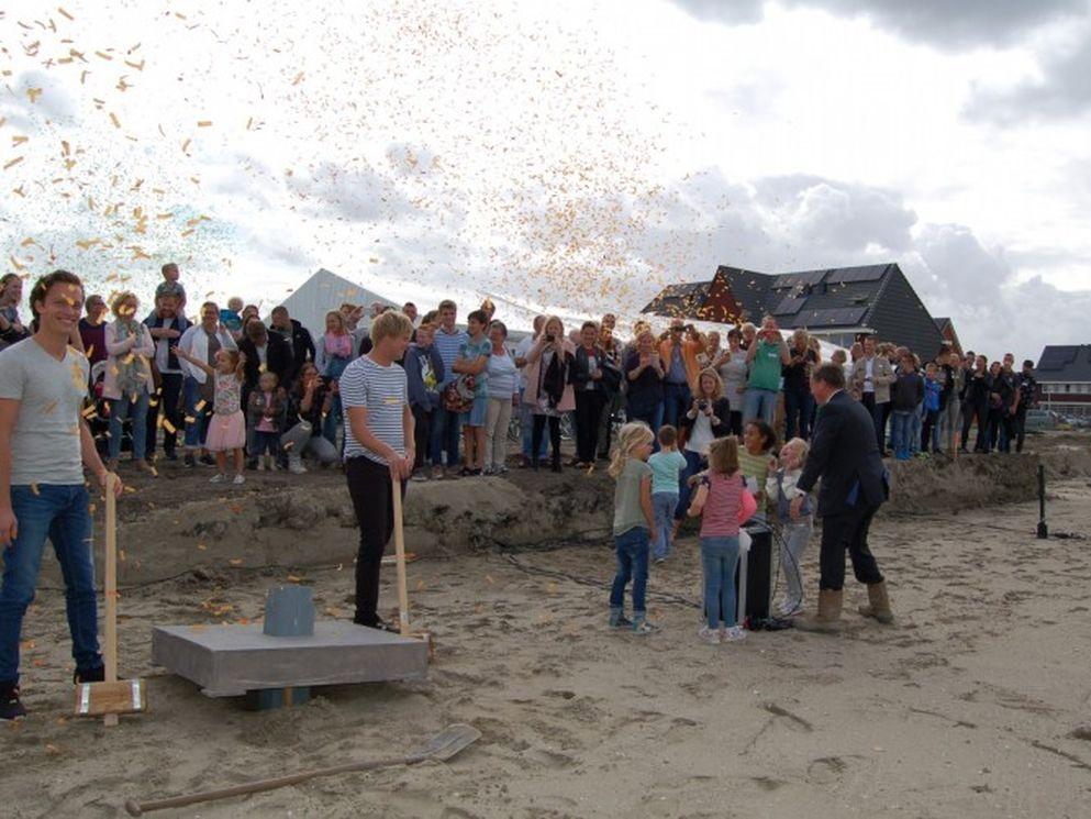 Wethouder Van den Heuvel geeft startsein bouw Nieuw Weideveld fase 2 te Bodegraven