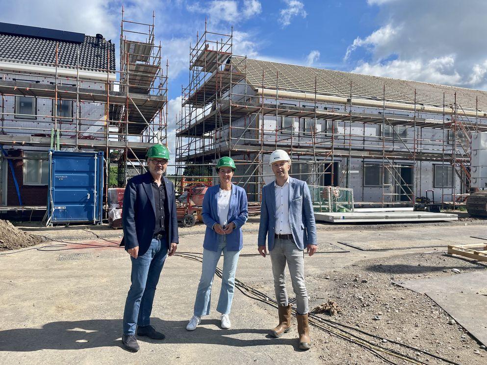Wonen Limburg en BAM Wonen vieren bouw in recordtempo van 25 sociale huurwoningen Laarveld 3 in Weert