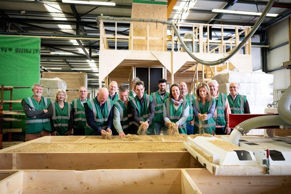 biobased dakelement met stro 2